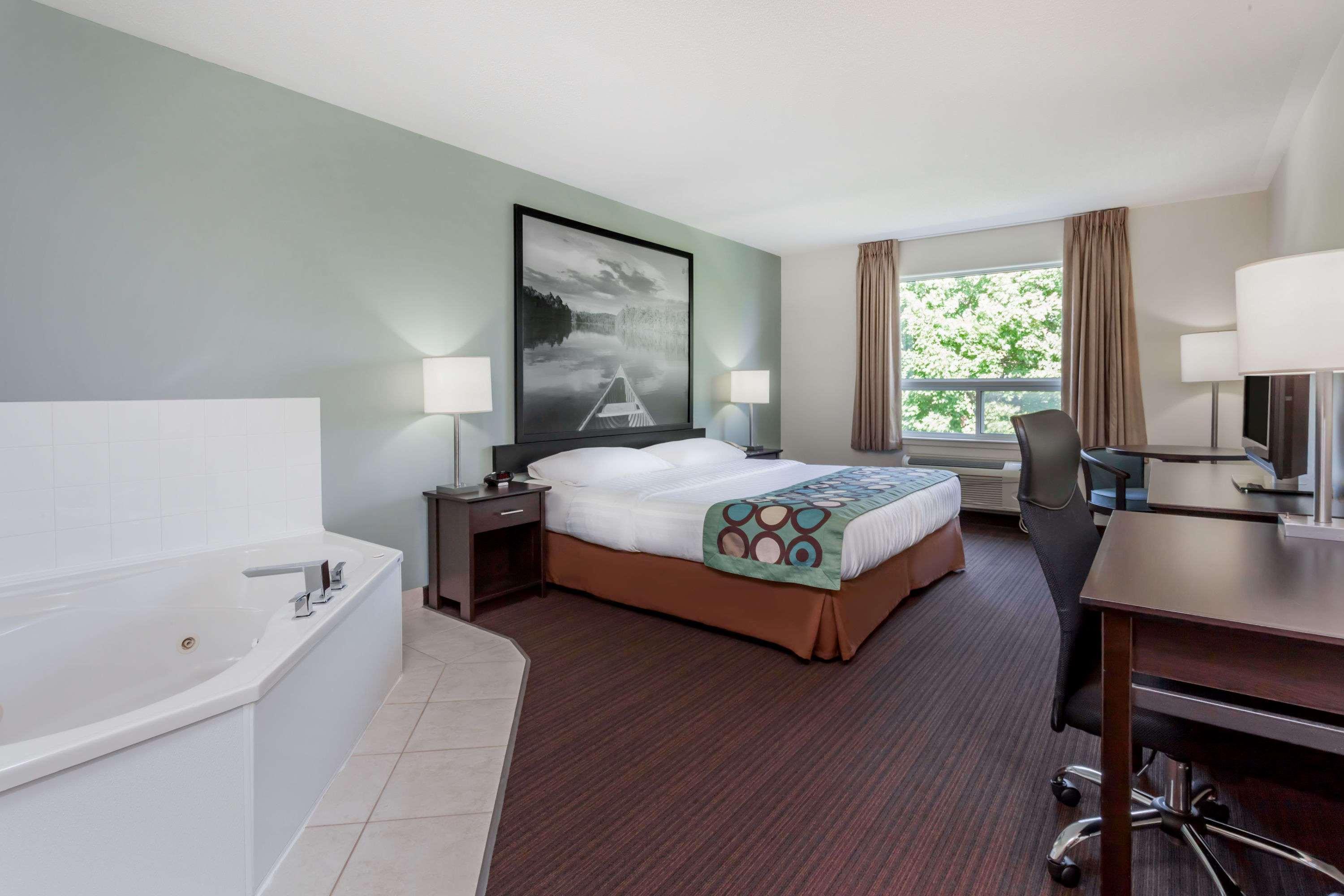 Hotel Super 8 By Wyndham Peterborough Zewnętrze zdjęcie