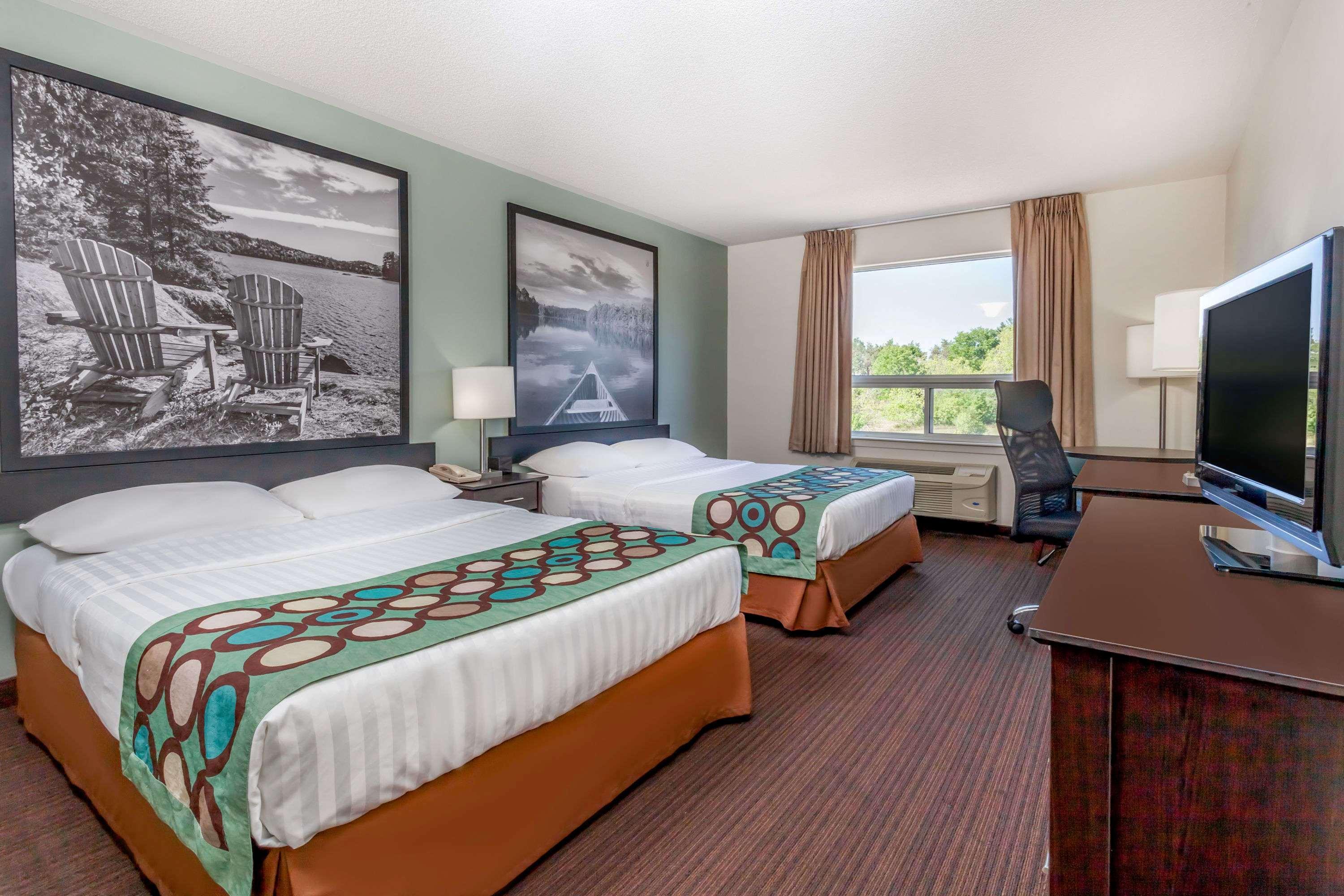 Hotel Super 8 By Wyndham Peterborough Zewnętrze zdjęcie
