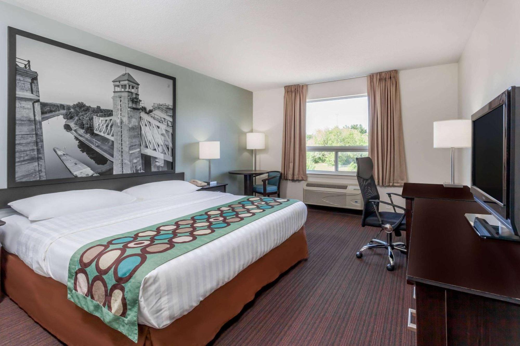 Hotel Super 8 By Wyndham Peterborough Zewnętrze zdjęcie