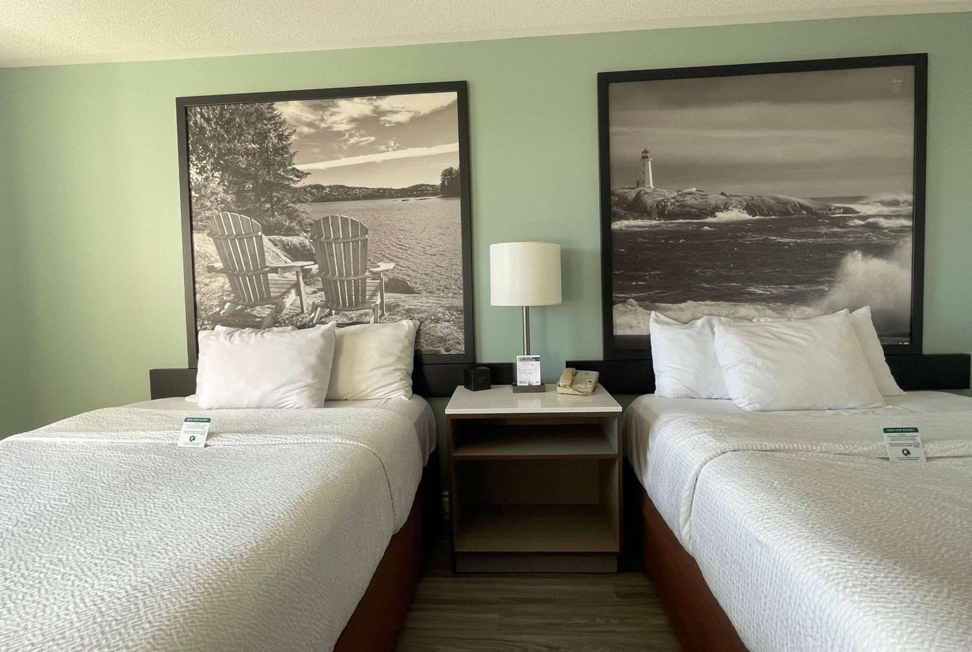 Hotel Super 8 By Wyndham Peterborough Zewnętrze zdjęcie