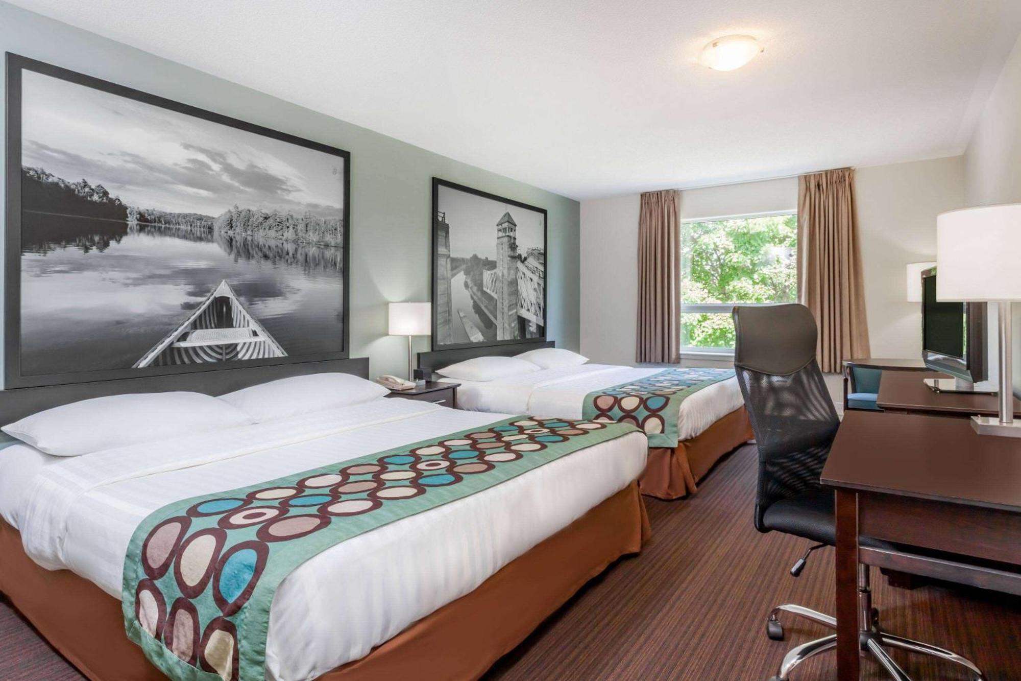 Hotel Super 8 By Wyndham Peterborough Zewnętrze zdjęcie