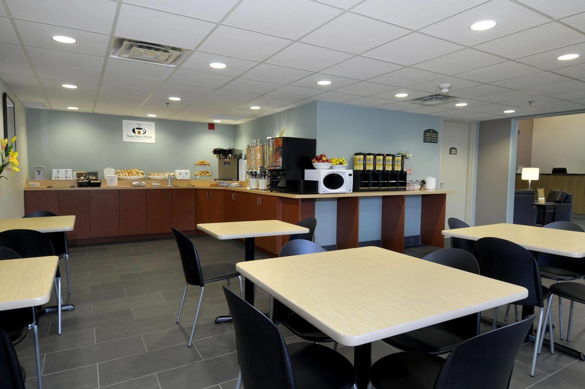 Hotel Super 8 By Wyndham Peterborough Restauracja zdjęcie